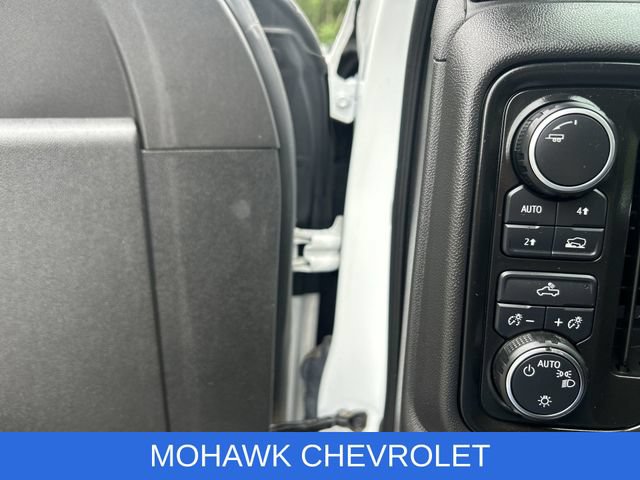 Certified 2022 Chevrolet Silverado 1500 Custom AWD/4WD image 18