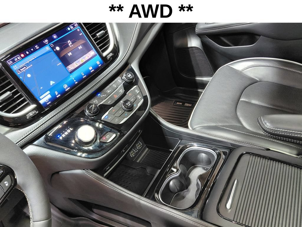 Used 2025 Chrysler Pacifica Limited w/ Uconnect Theater Family Group AWD/4WD image 5