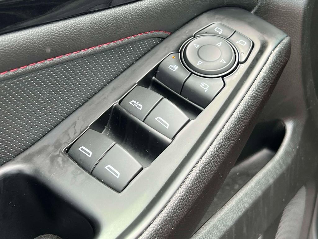 Used 2023 Chevrolet Traverse RS AWD/4WD image 19