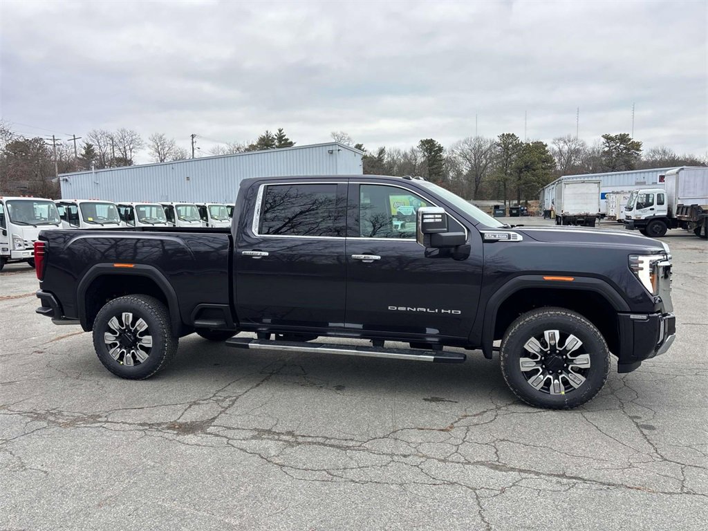 New 2026 GMC Sierra 3500 Denali w/ Denali Reserve Package image 2