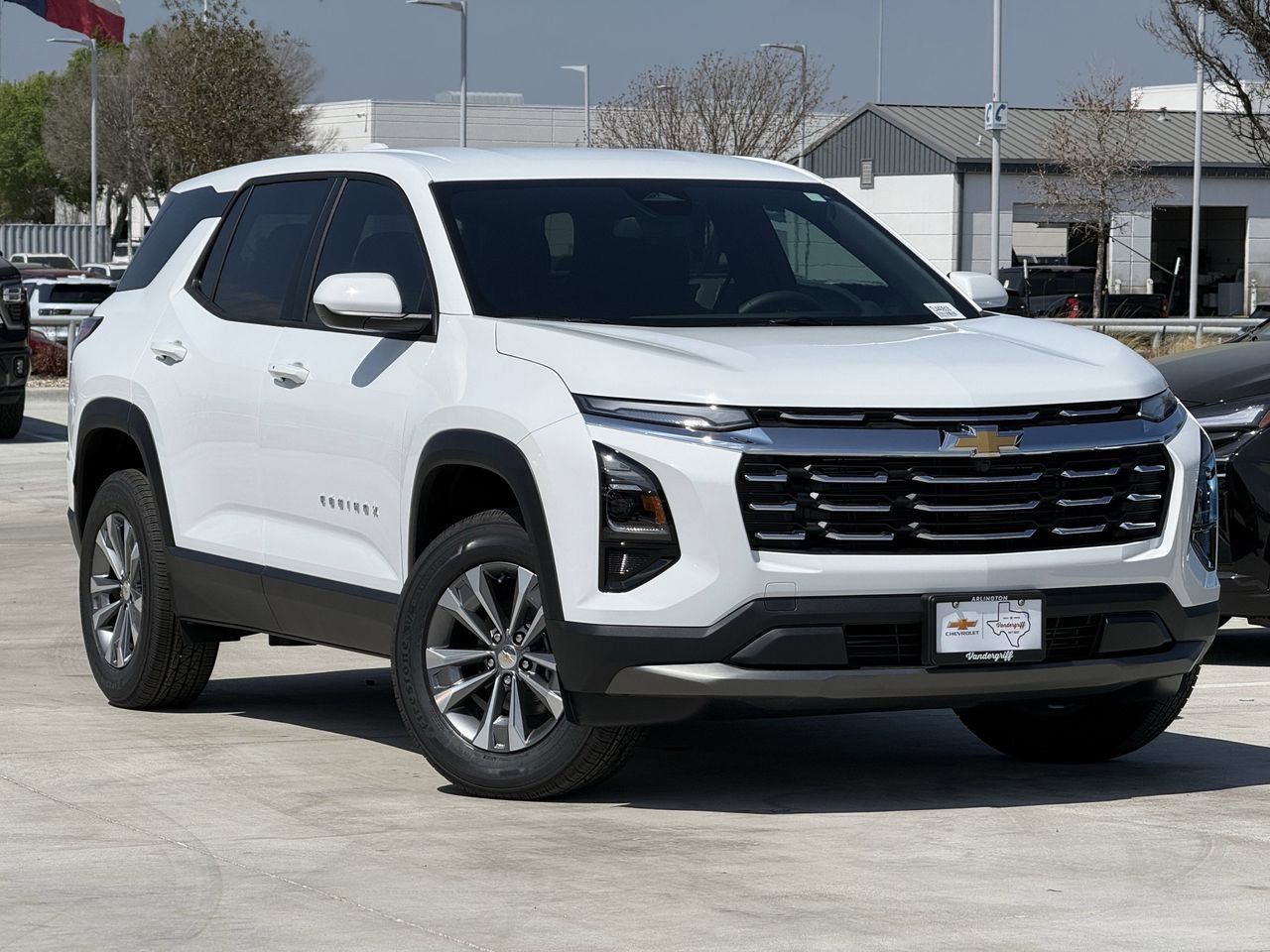 New 2026 Chevrolet Equinox LT FWD image 2