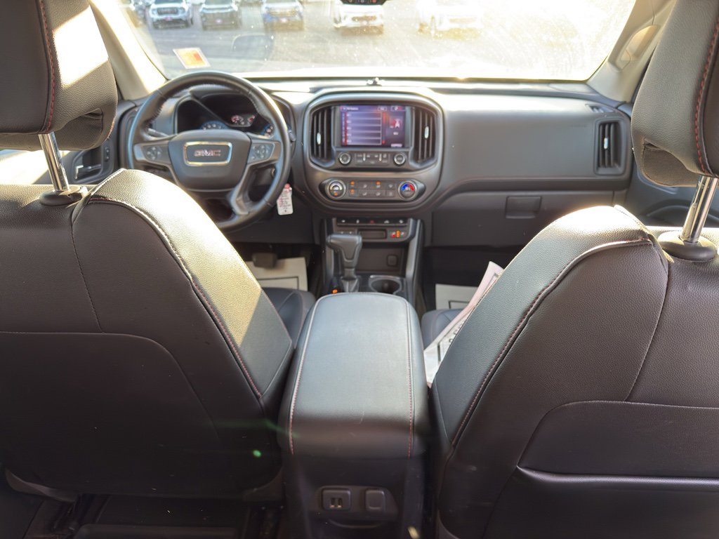 Used 2015 GMC Canyon SLE image 13