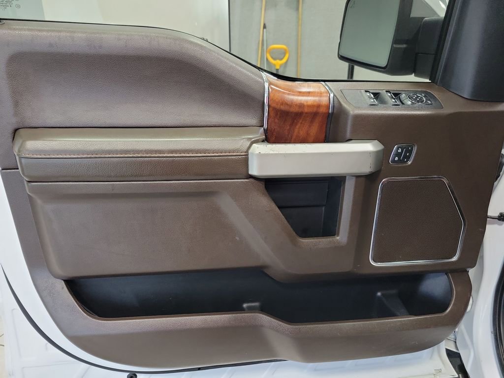 Used 2019 Ford F150 King Ranch w/ Equipment Group 601A Luxury AWD/4WD image 40