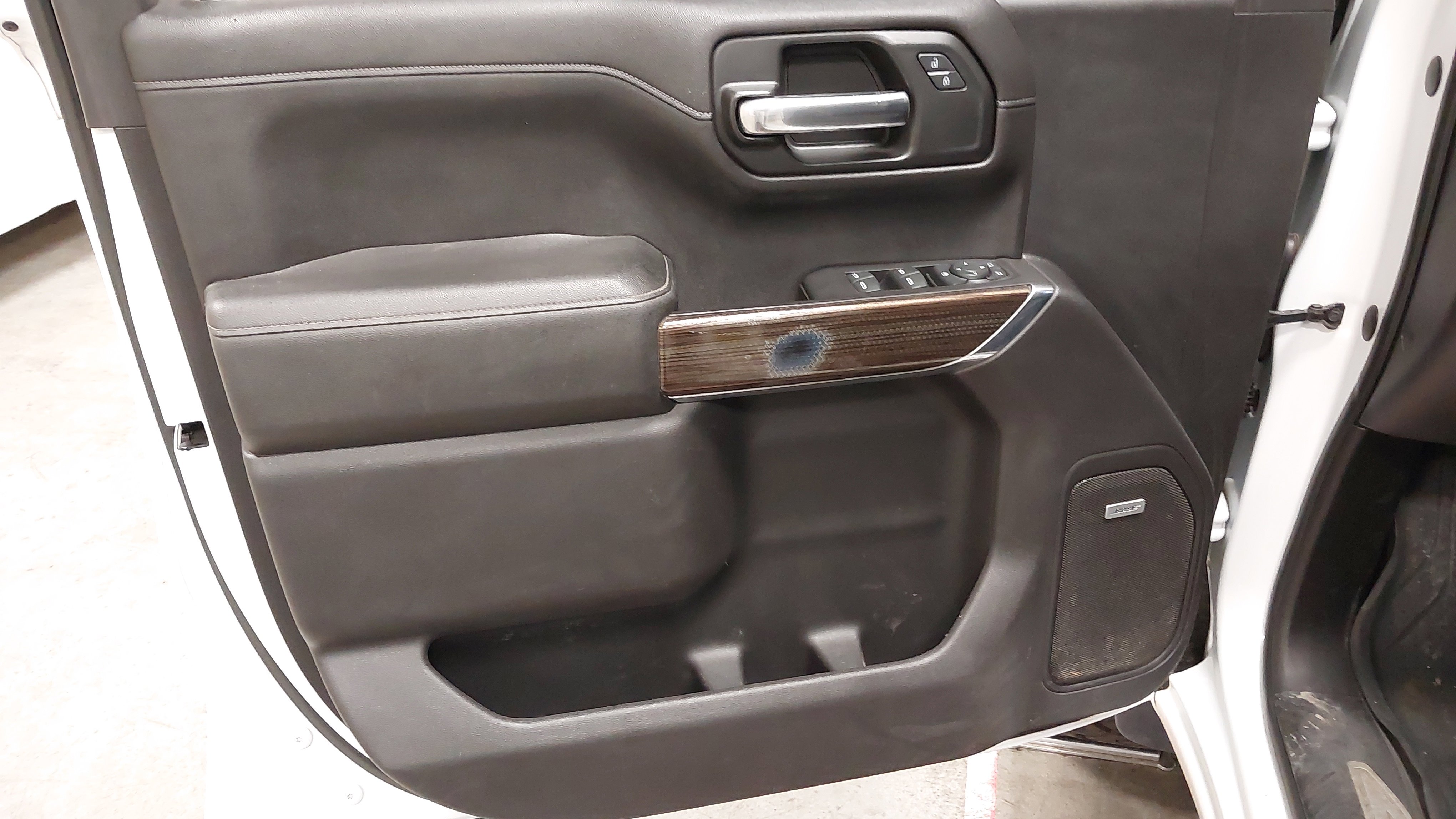 Used 2019 Chevrolet Silverado 1500 RST image 24