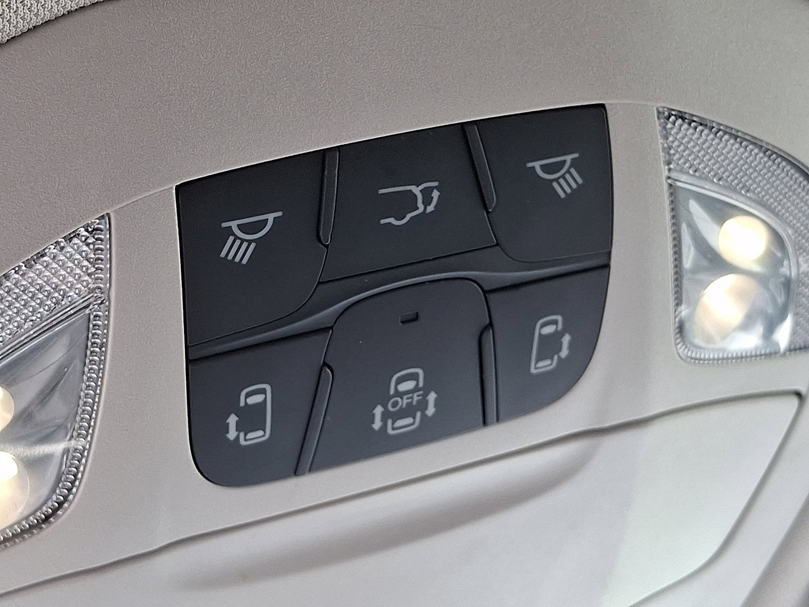 Used 2024 Chrysler Pacifica Touring-L FWD image 32