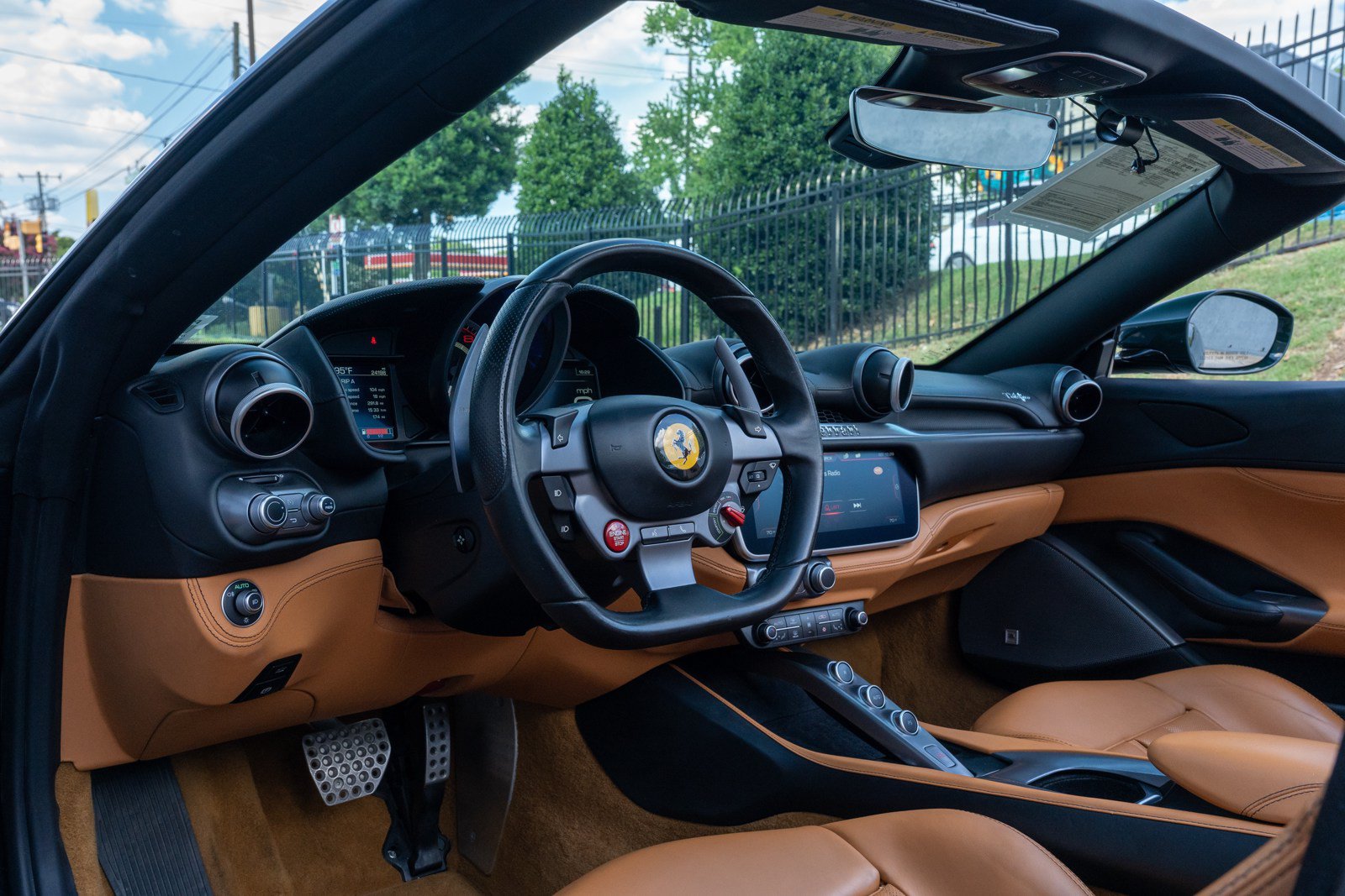 Used 2019 Ferrari Portofino RWD image 29