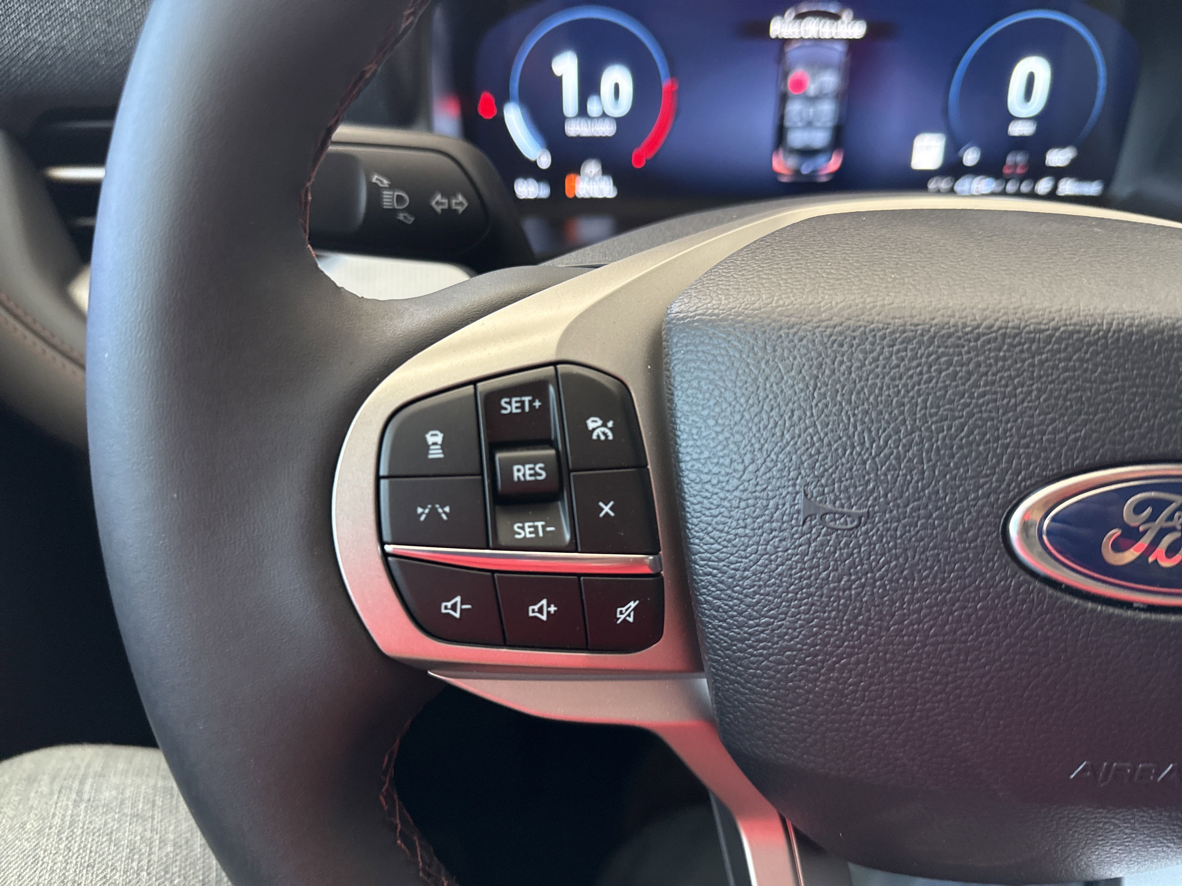 New 2025 Ford Explorer Active image 30