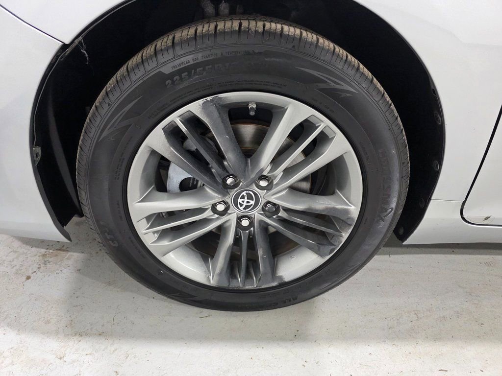 Used 2017 Toyota Camry SE image 8