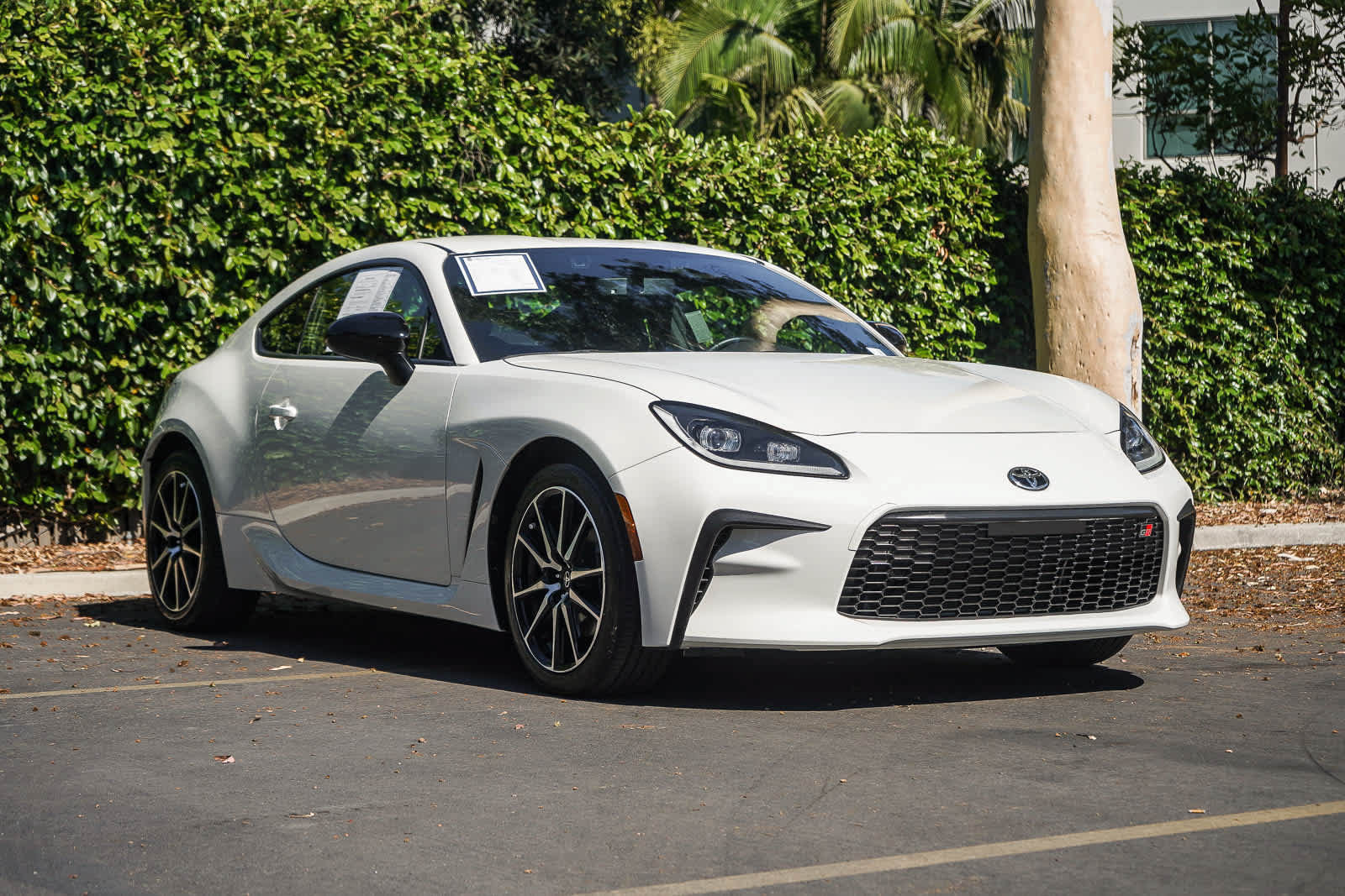 Used 2023 Toyota GR86 w/ ALL Weather Mat Package (TMS) RWD image 3