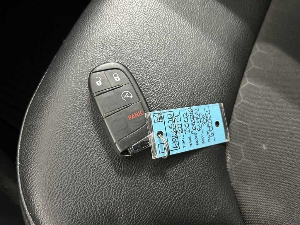 Used 2019 Jeep Compass Latitude w/ Cold Weather Group AWD/4WD image 12