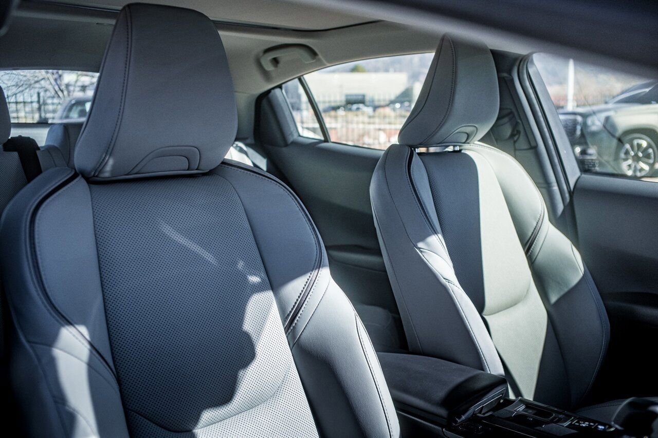 Used 2024 Toyota Prius XLE image 42