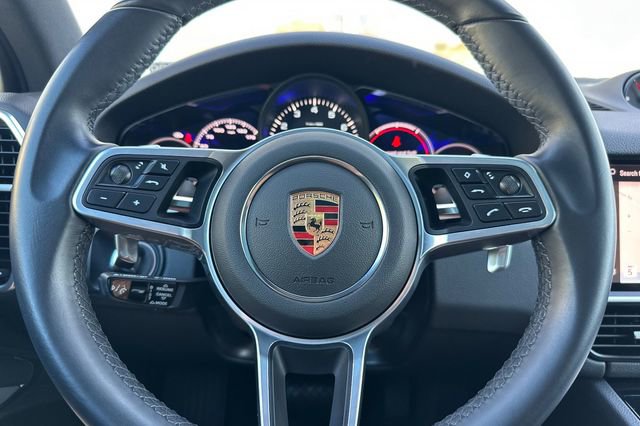 Used 2022 Porsche Cayenne Platinum Edition image 22