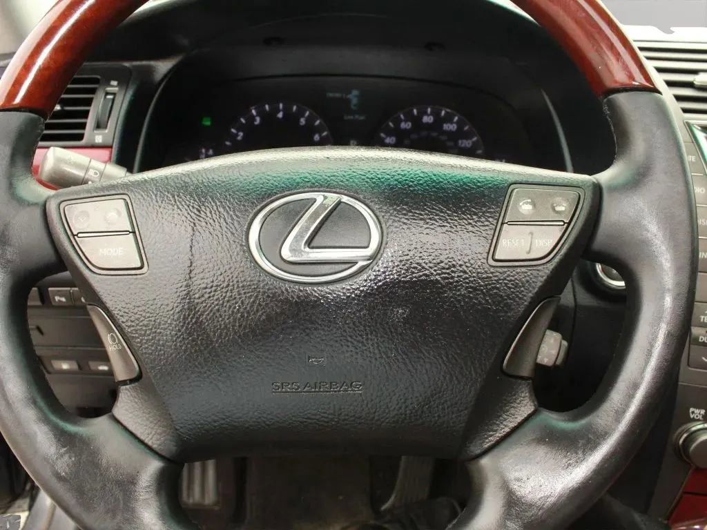 Used 2007 Lexus LS 460 RWD image 10