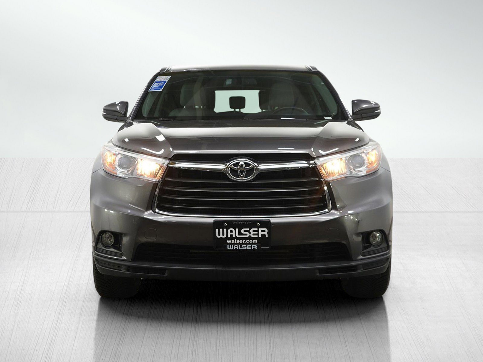 Used 2016 Toyota Highlander XLE AWD/4WD image 2
