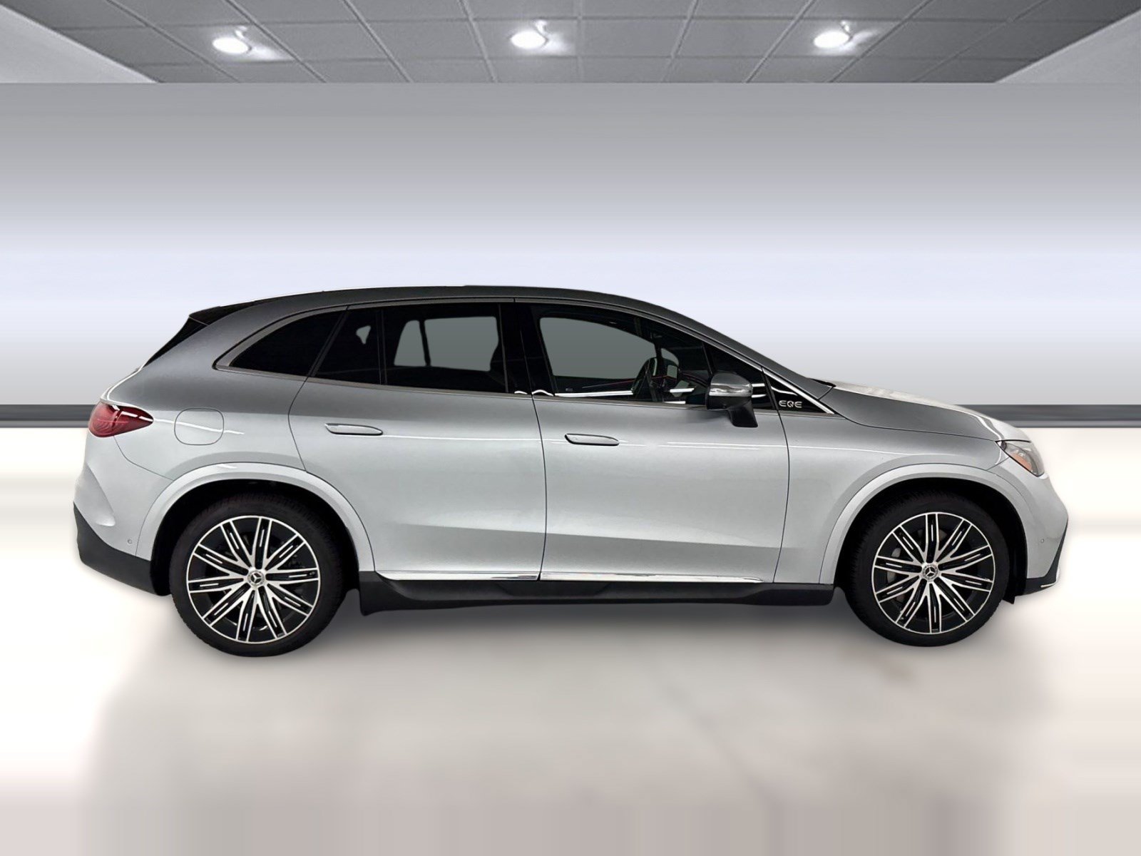 New 2026 Mercedes-Benz EQE 320 4MATIC SUV image 8