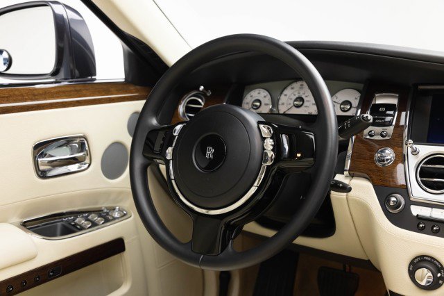 Used 2010 Rolls-Royce Ghost image 10