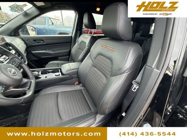 Used 2025 Nissan Pathfinder Rock Creek AWD/4WD image 33