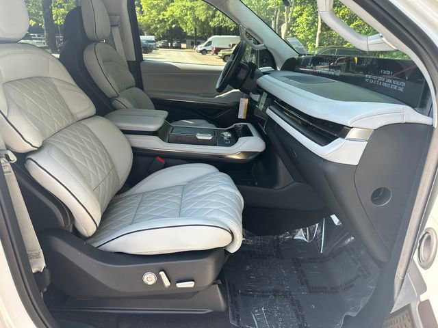 New 2026 Lincoln Navigator Black Label AWD/4WD image 16