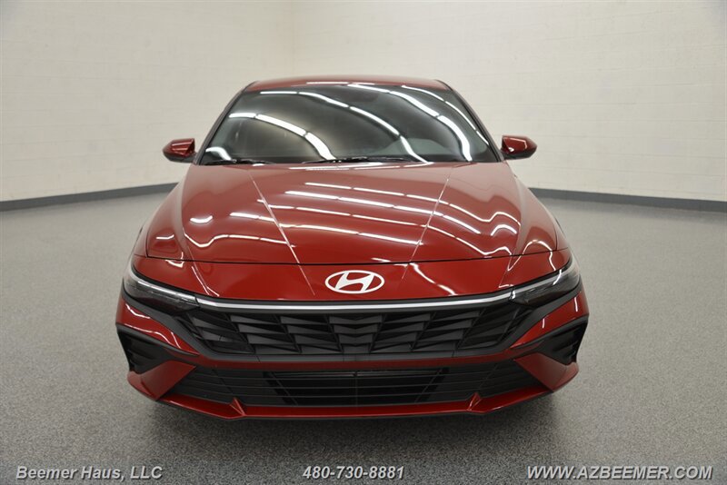 Used 2024 Hyundai Elantra SEL FWD image 5