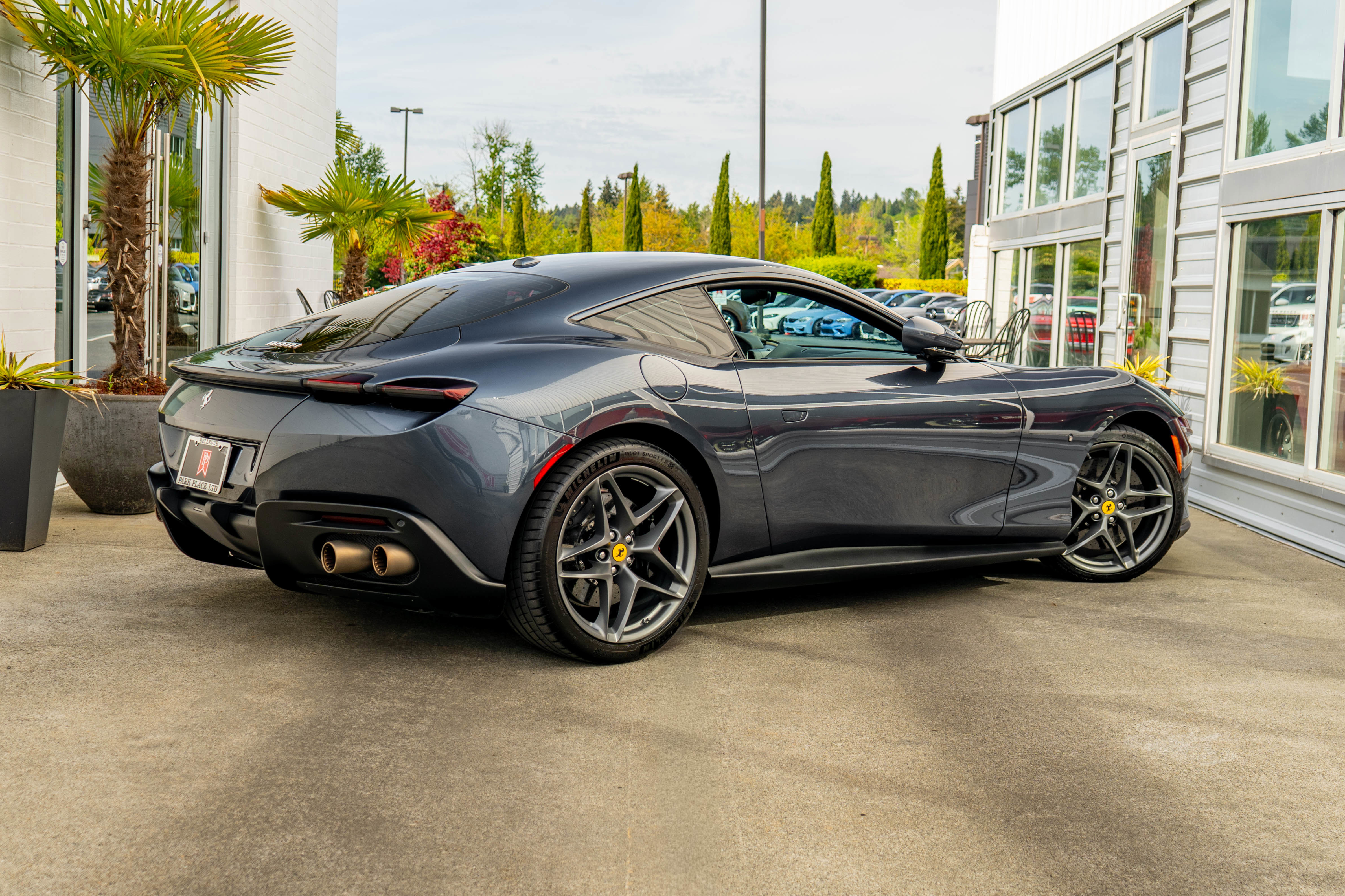 Used 2021 Ferrari Roma RWD image 7