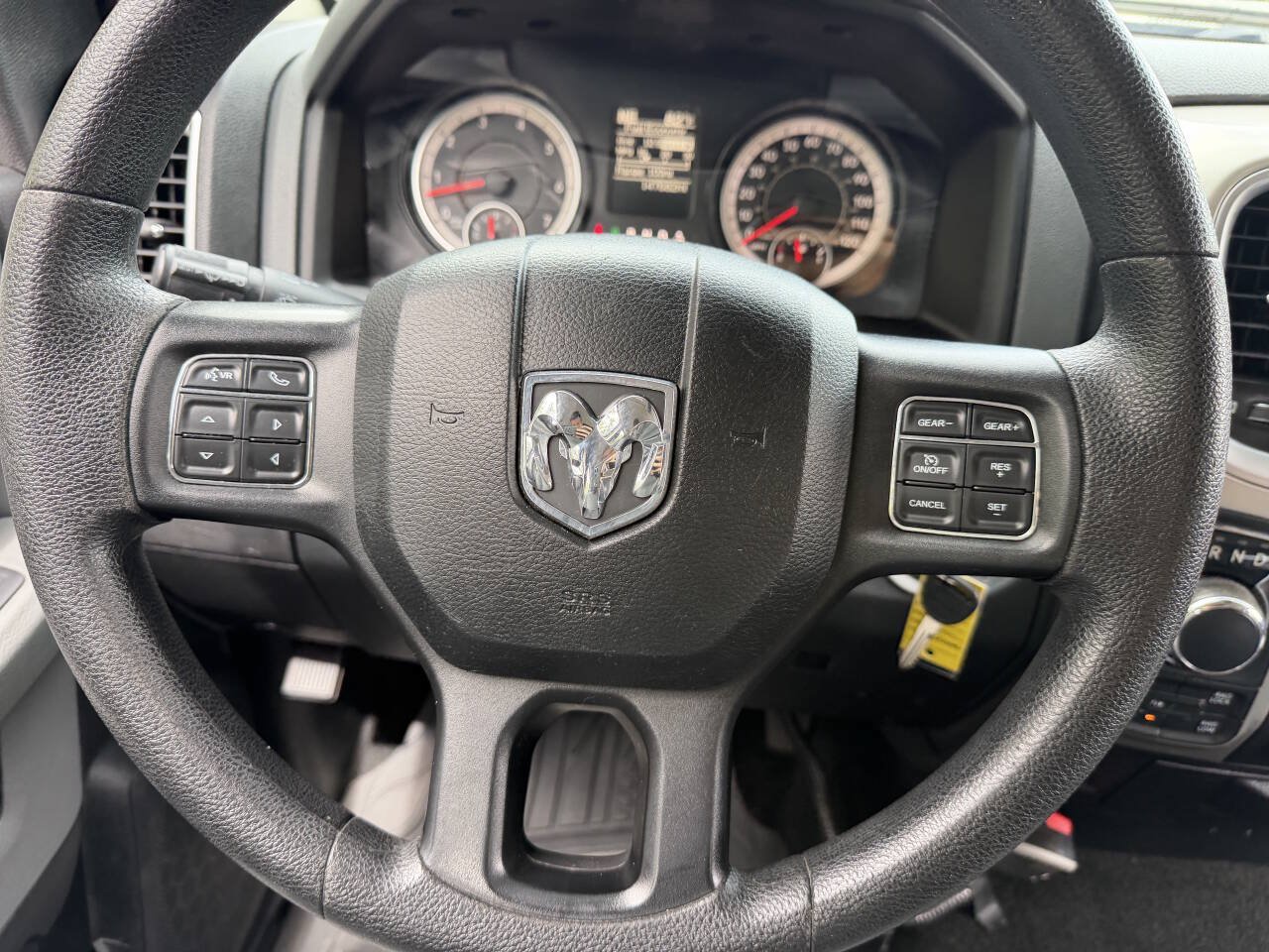 Used 2016 RAM 1500 Classic SLT AWD/4WD image 17
