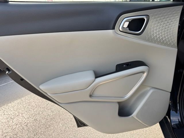 Certified 2025 Kia Soul LX w/ LX Technology Package image 9