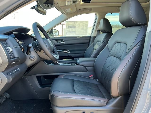 New 2026 Nissan Pathfinder Platinum image 3