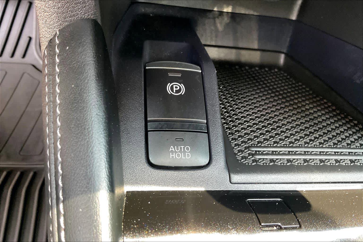 Used 2023 Nissan Kicks SV FWD image 32