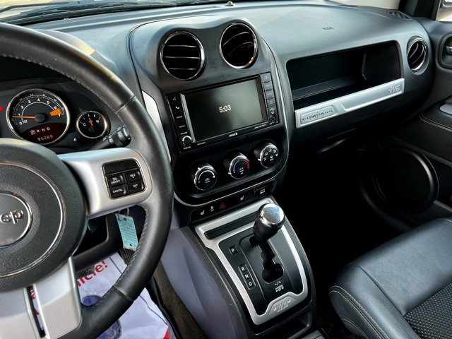 Used 2016 Jeep Compass Latitude image 38