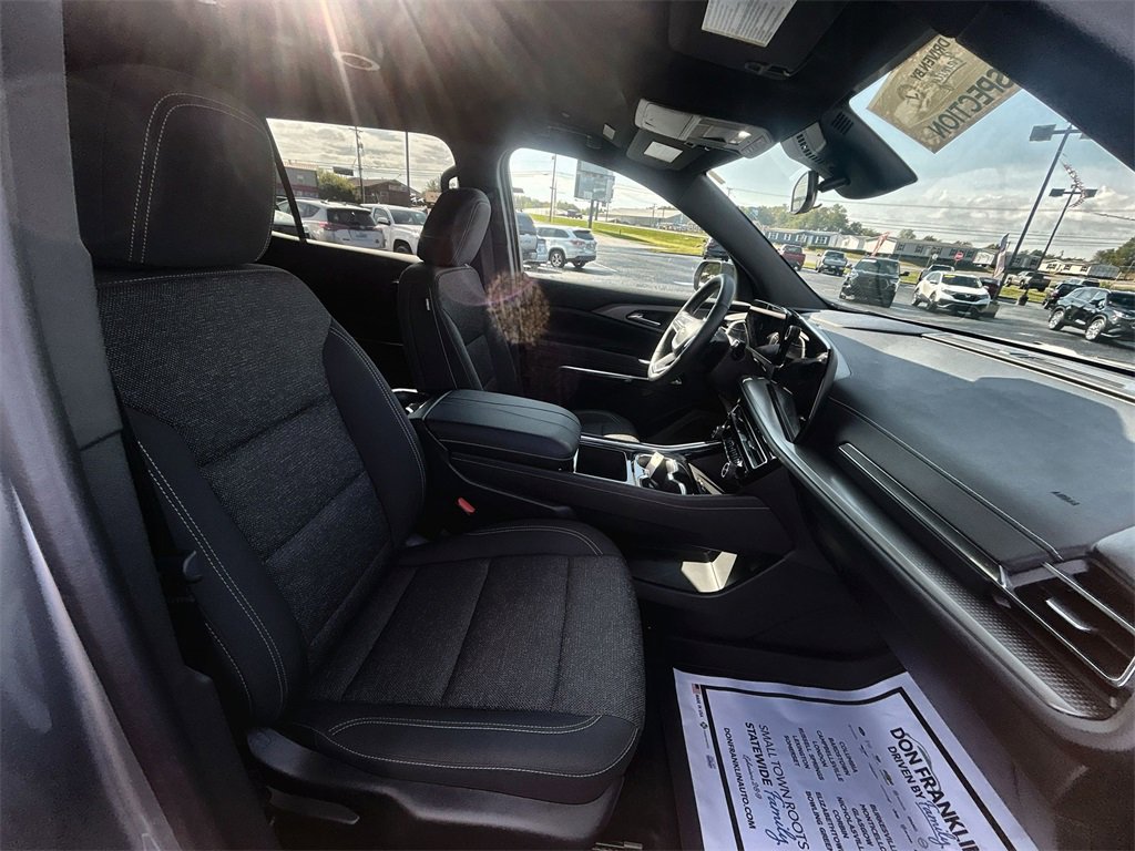 Used 2025 Chevrolet Traverse LT w/ LPO, Floor Liner Package image 14