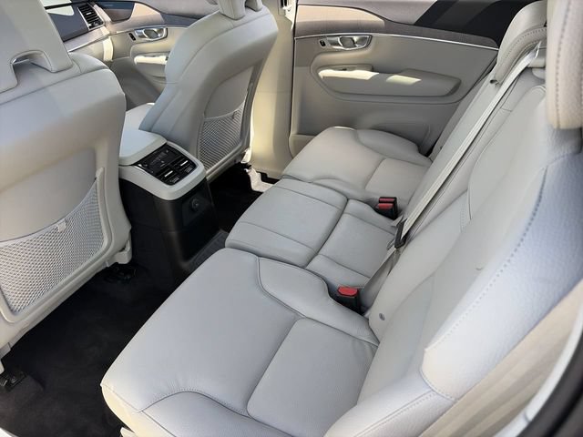 Used 2024 Volvo XC90 T8 Plus w/ Protection Package Premier AWD/4WD image 17
