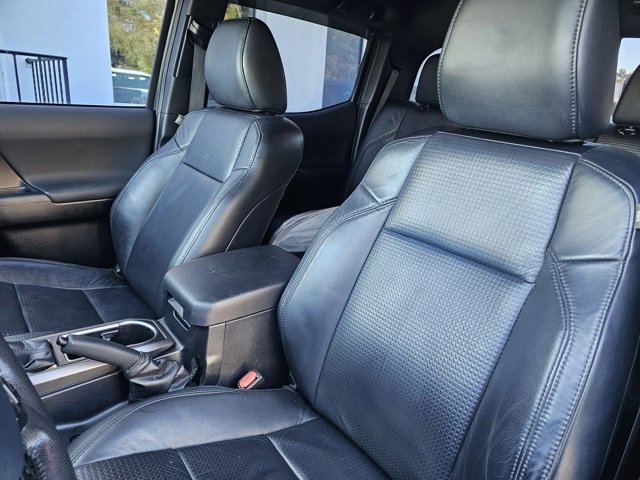 Used 2020 Toyota Tacoma 2WD Double Cab image 16