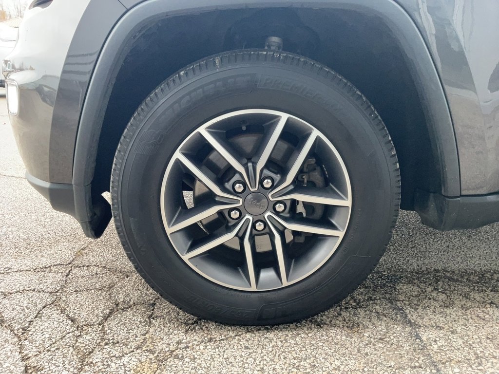 Used 2021 Jeep Grand Cherokee Limited image 15