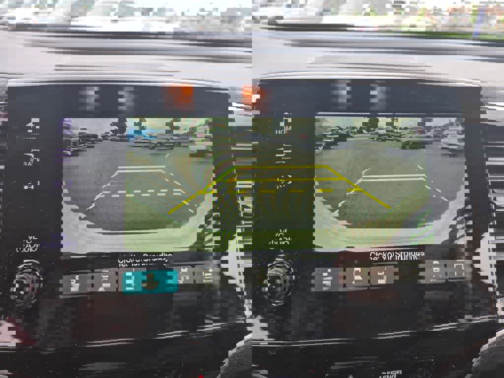 Used 2020 Honda Pilot Touring image 11