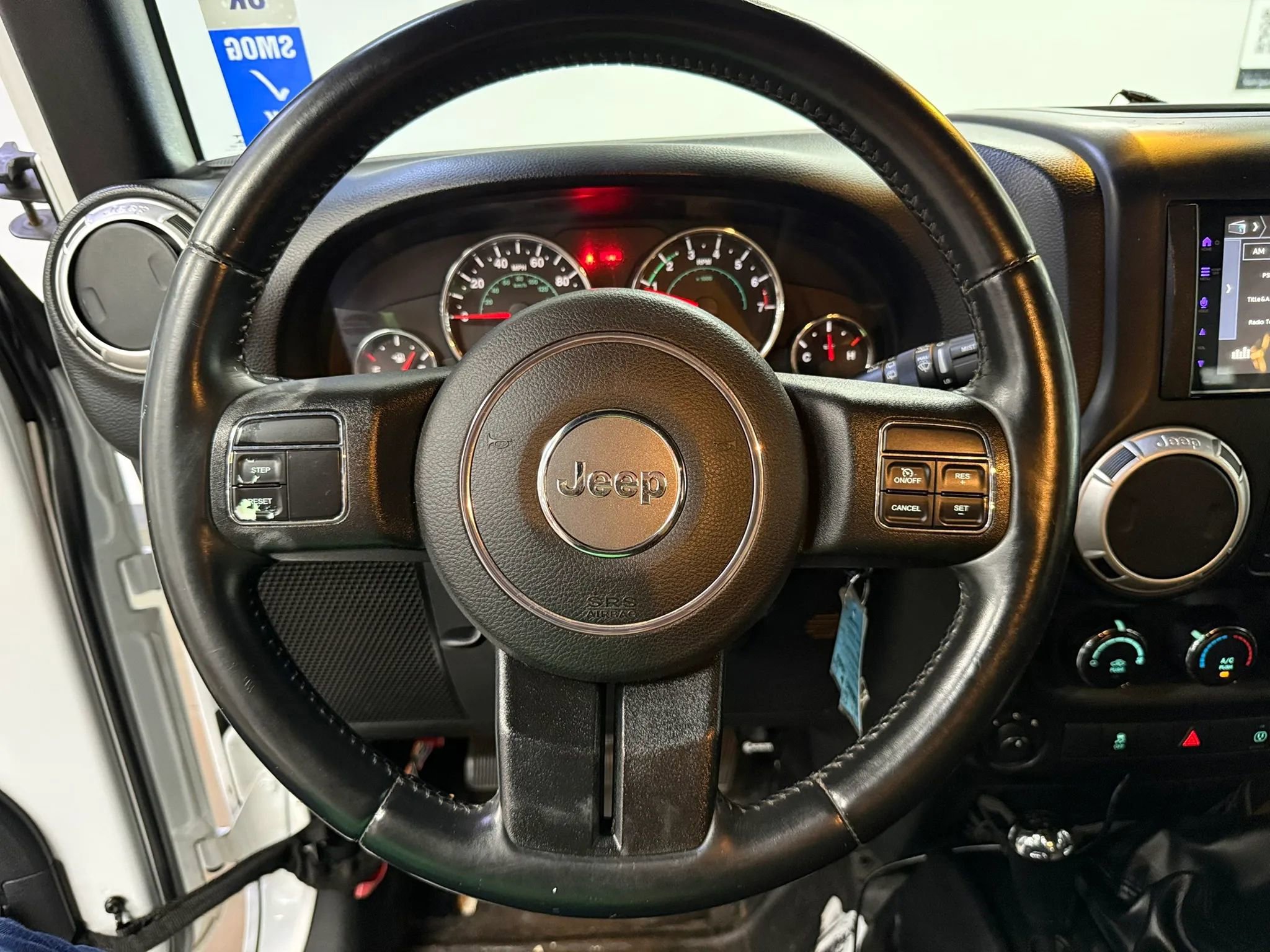 Used 2015 Jeep Wrangler Unlimited Rubicon image 23