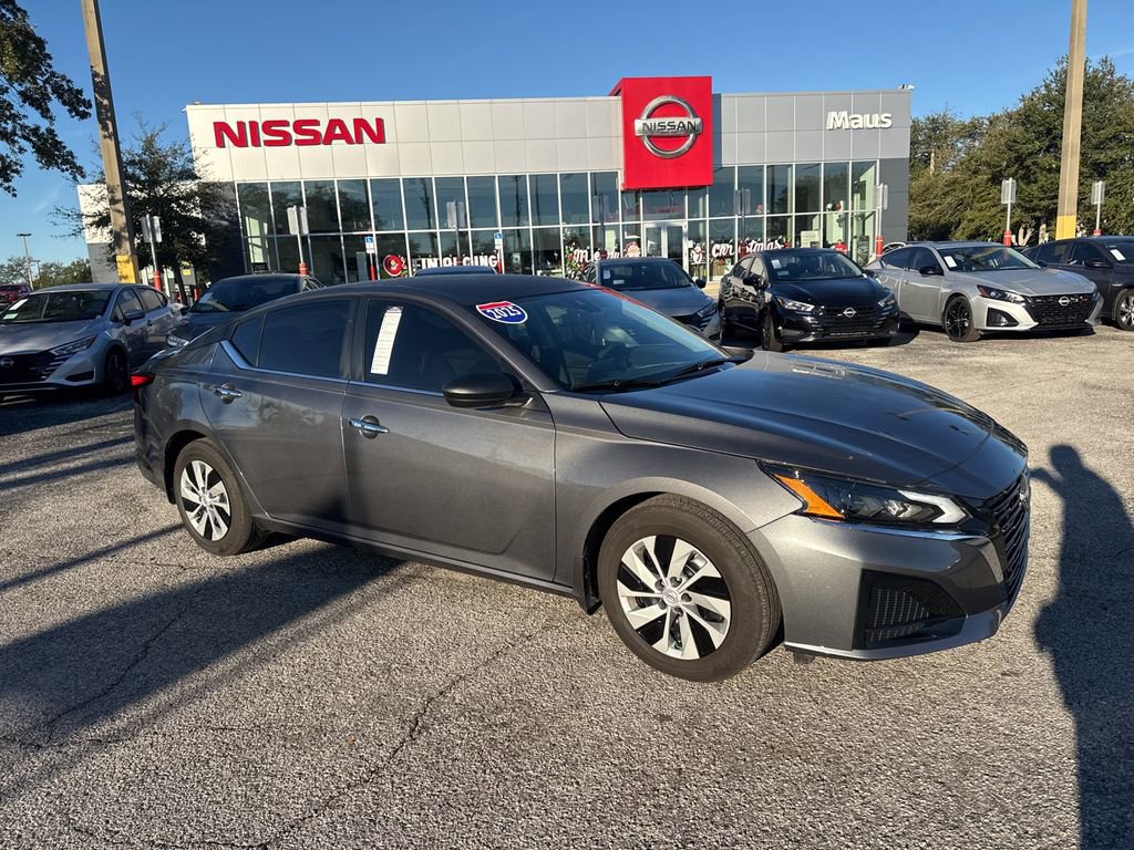 Used 2025 Nissan Altima 2.5 S image 1