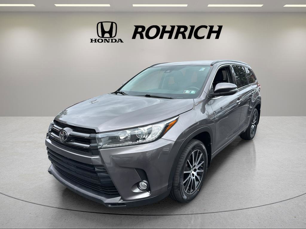 Used 2017 Toyota Highlander SE AWD/4WD video 1