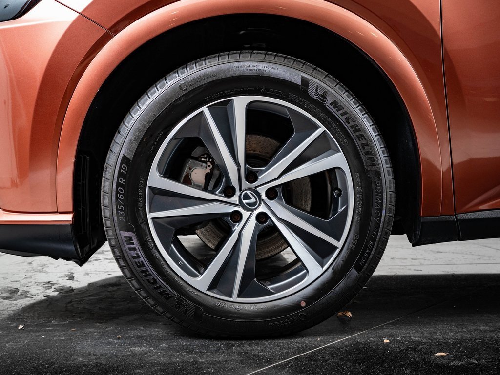 Certified 2024 Lexus RX 350h w/ Convenience Package image 13