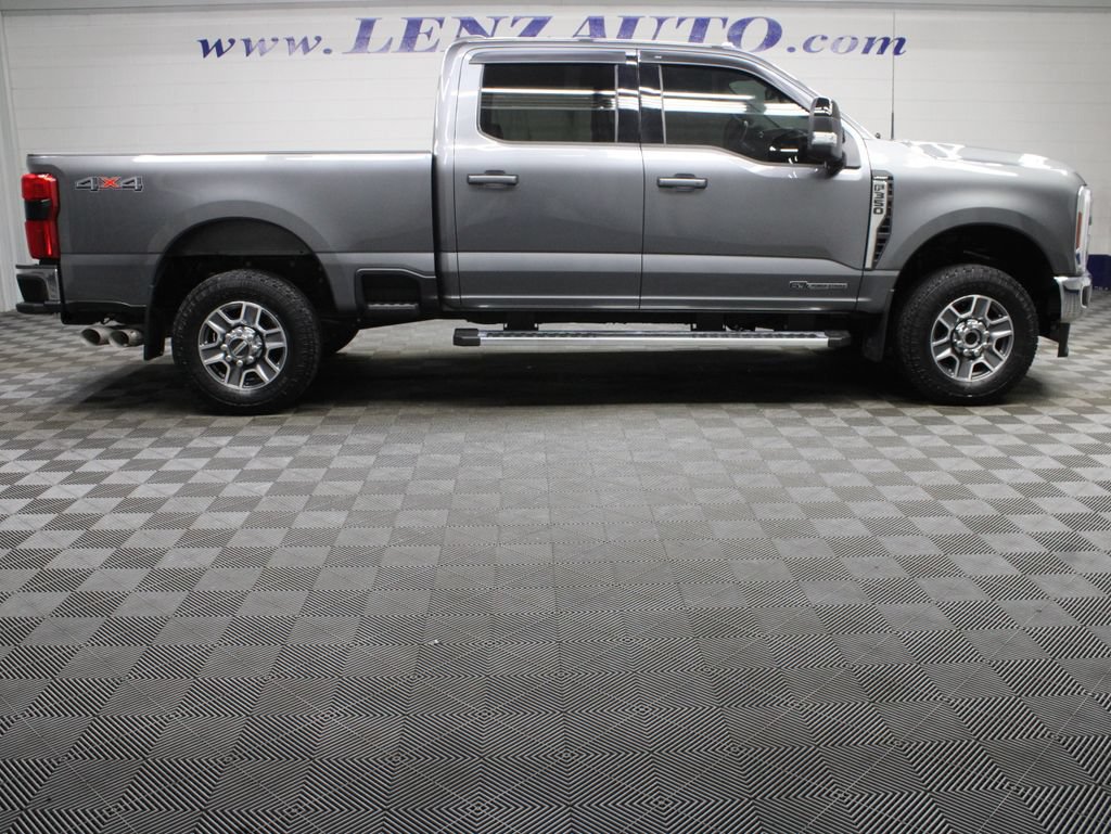 Used 2024 Ford F350 Lariat AWD/4WD image 2