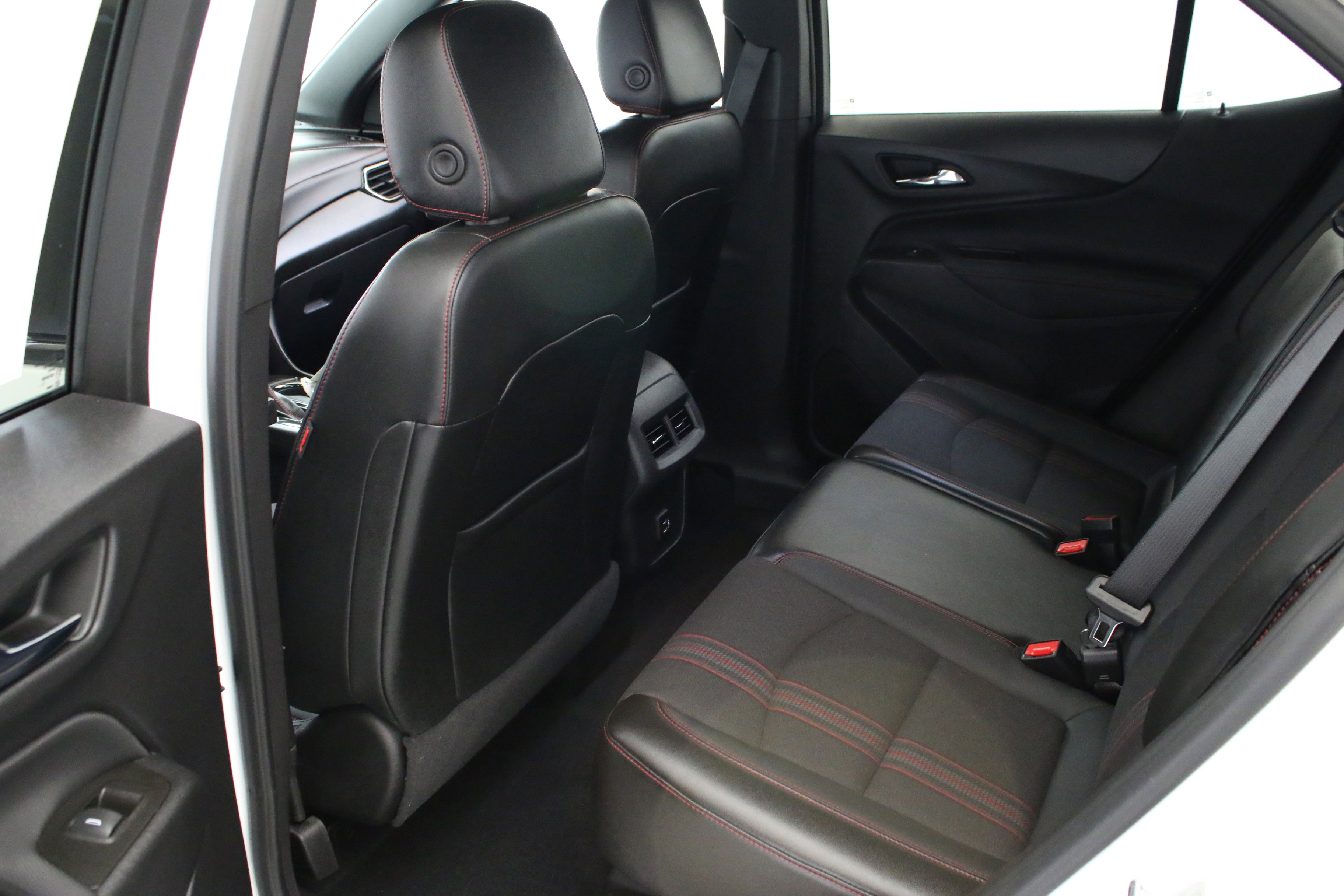 Used 2023 Chevrolet Equinox RS AWD/4WD image 26