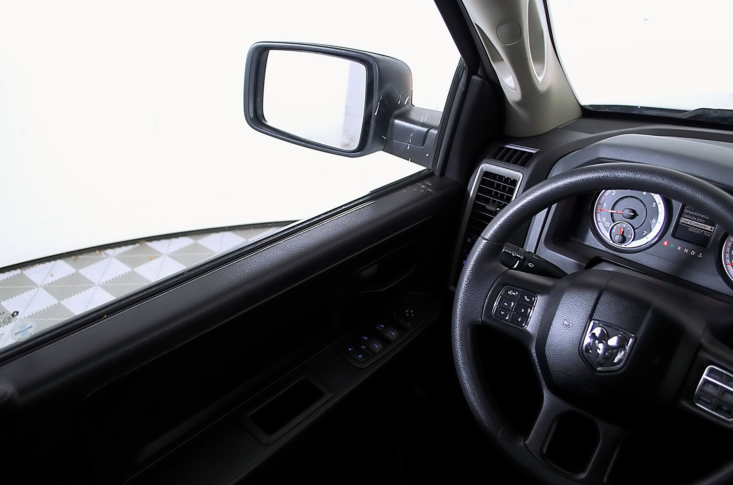 Used 2018 RAM 1500 Express w/ Express Value Package AWD/4WD image 25