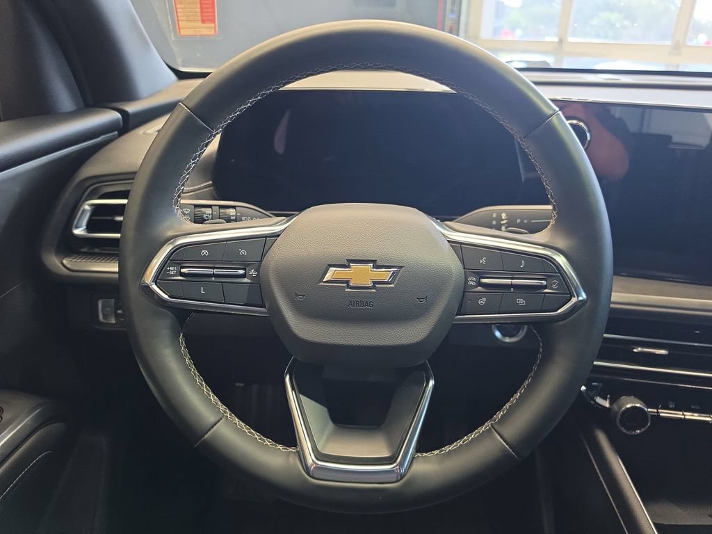 Used 2024 Chevrolet Traverse LT FWD image 19