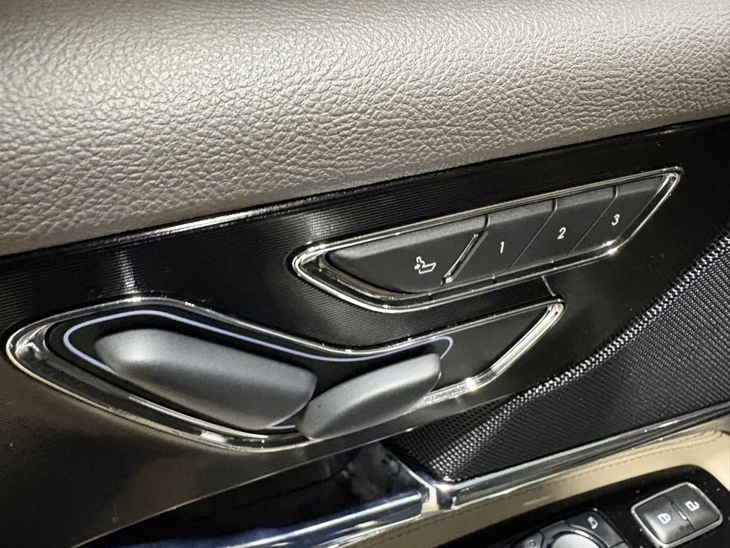 Used 2021 Lincoln Corsair Reserve w/ Equipment Group 201A image 24