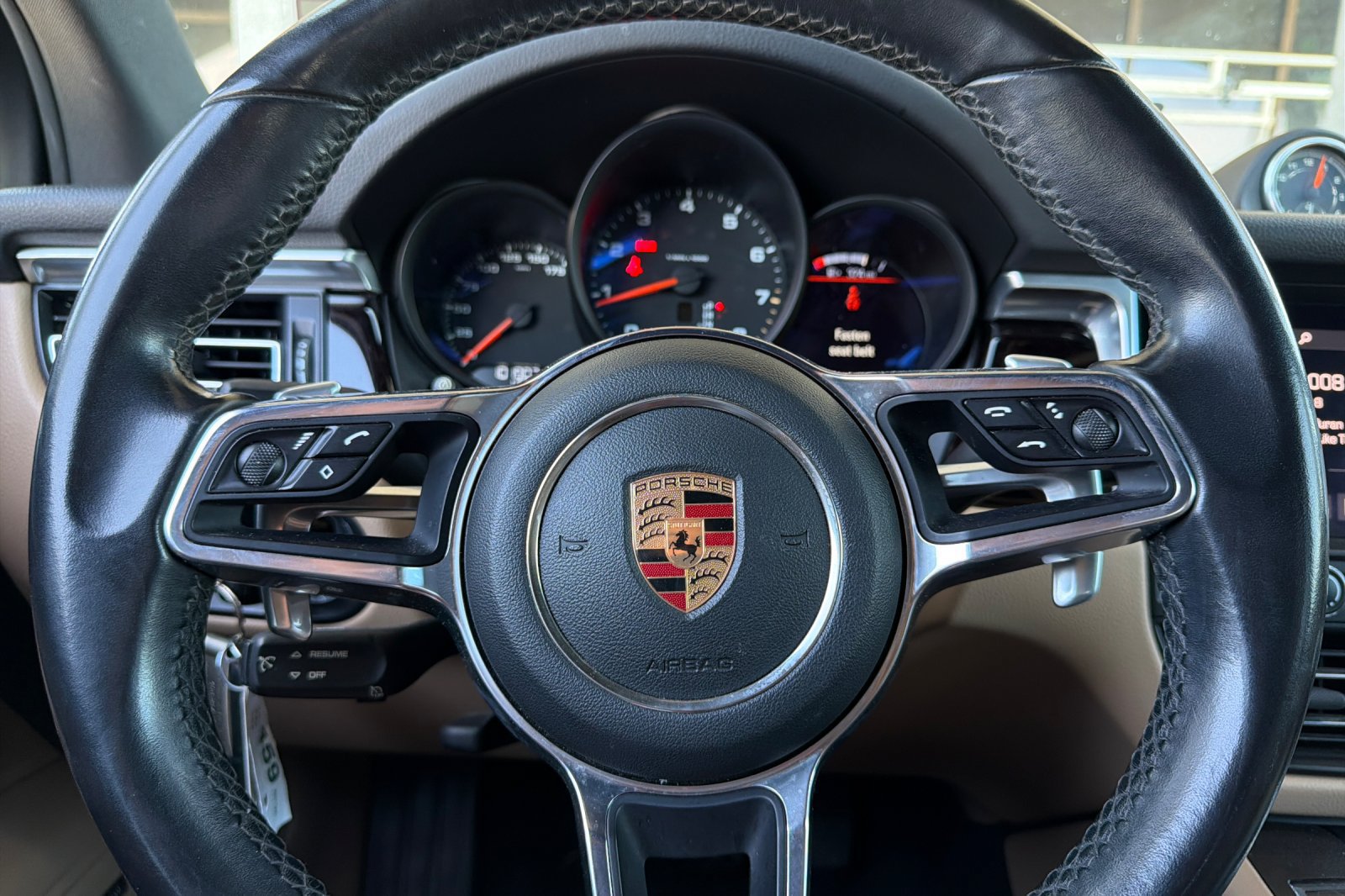 Used 2019 Porsche Macan AWD/4WD image 24