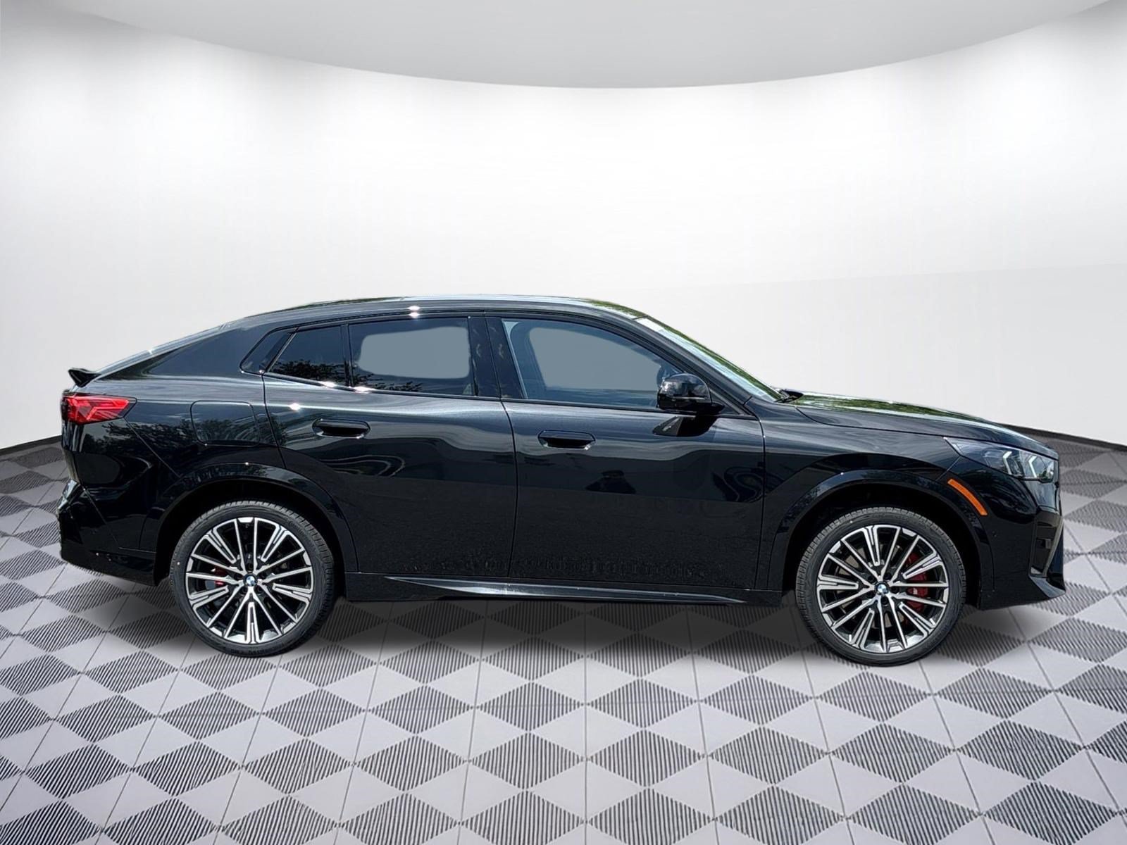 New 2026 BMW X2 xDrive28i w/ Technology Package AWD/4WD image 7