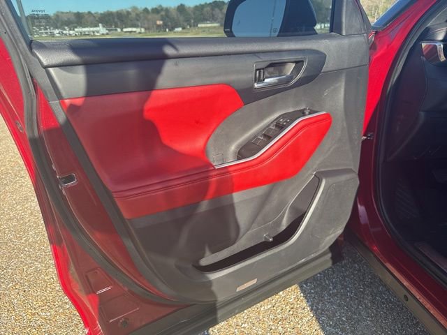 Used 2021 Toyota Highlander XSE image 16