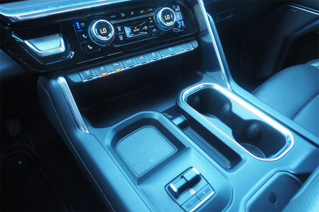 Used 2024 GMC Sierra 3500 Denali w/ Denali Reserve Package image 10