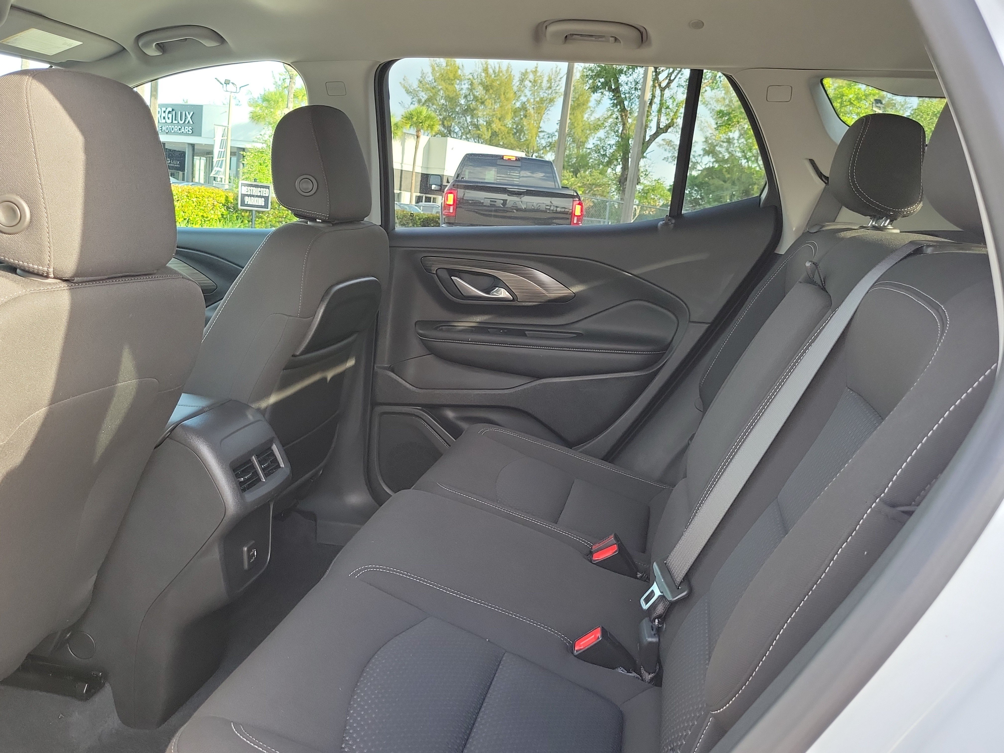 Used 2024 GMC Terrain SLE FWD image 12