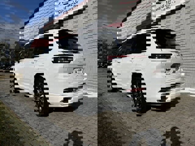 Used 2025 Jeep Grand Cherokee L Overland w/ Advanced Protech Group III image 7