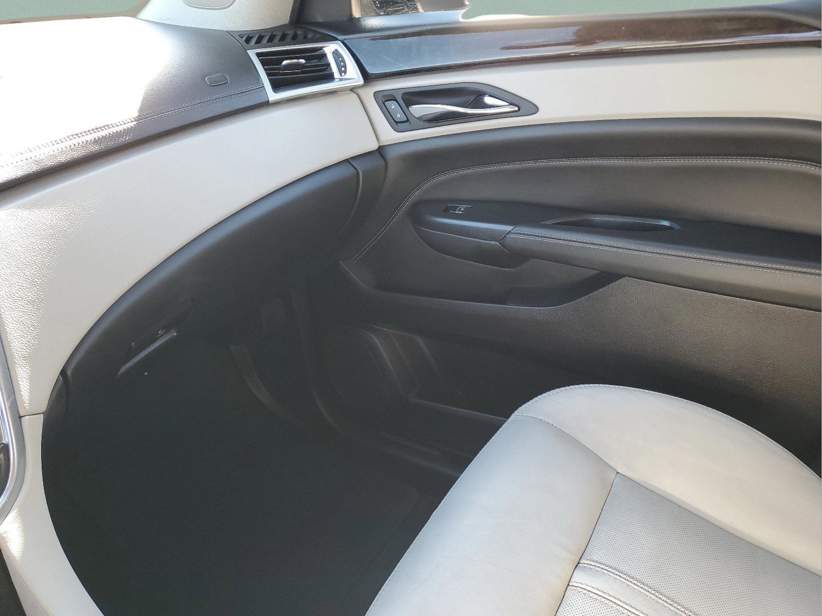 Used 2016 Cadillac SRX Performance w/ Driver Awareness Package image 22